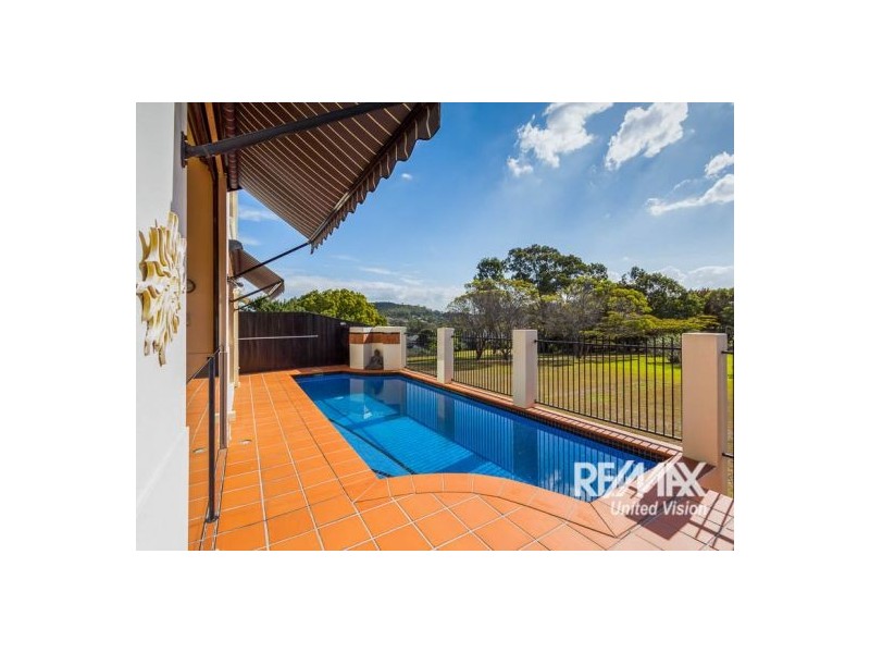 50 Flame Tree Crescent, Carindale QLD 4152
