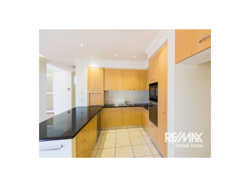 50 Flame Tree Crescent, Carindale QLD 4152