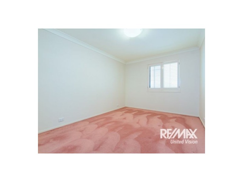 50 Flame Tree Crescent, Carindale QLD 4152