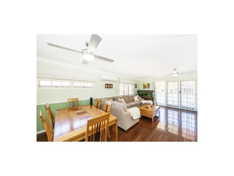 9 Cresthaven Drive, Mansfield QLD 4122