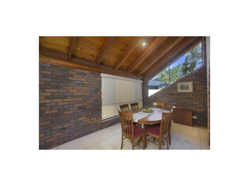 9 Waverney Court, Carindale QLD 4152