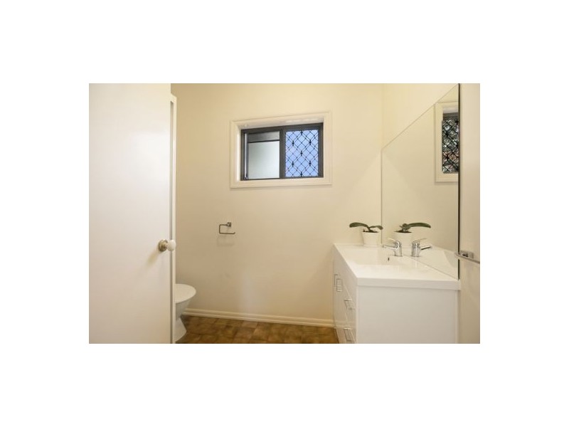 9 Waverney Court, Carindale QLD 4152