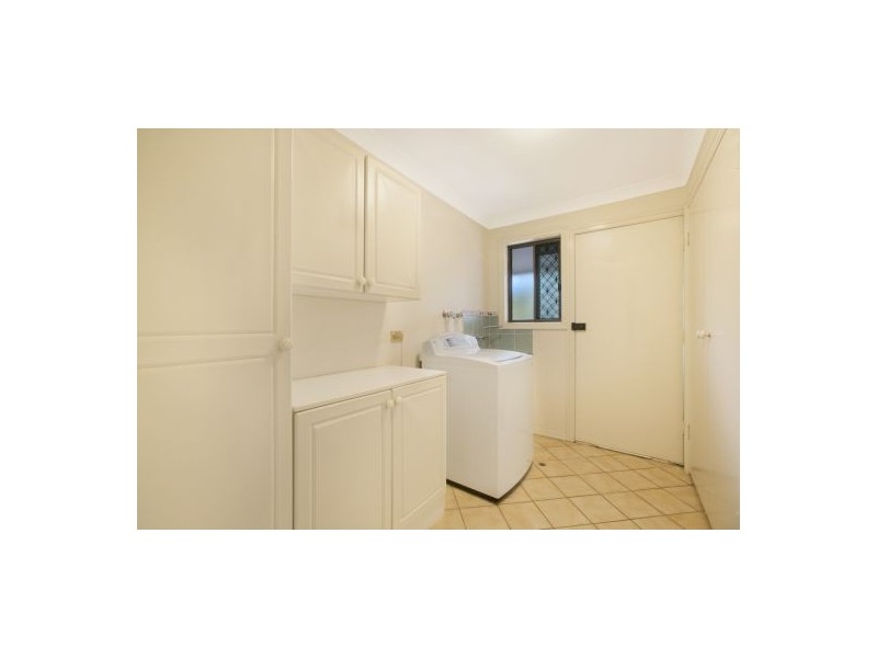 9 Waverney Court, Carindale QLD 4152