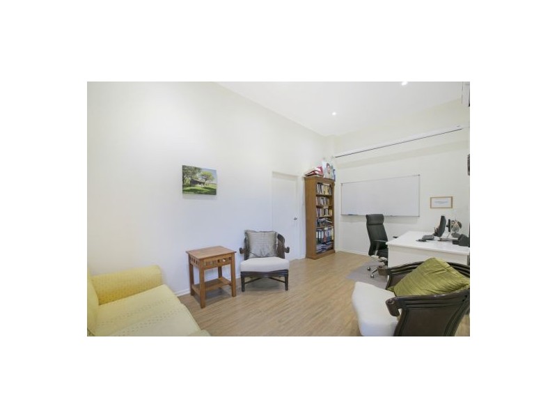 9 Waverney Court, Carindale QLD 4152