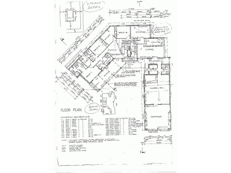 9 Waverney Court, Carindale QLD 4152 Floorplan