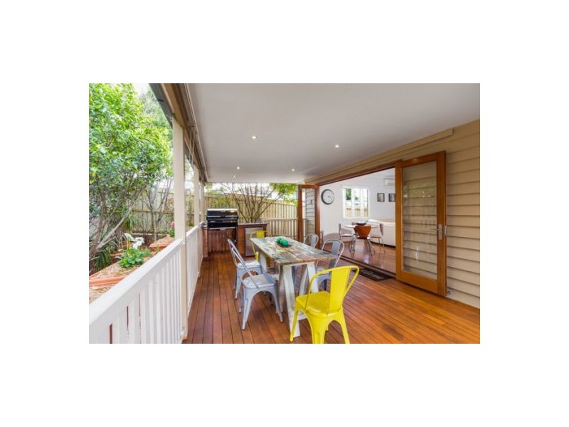 27 Kennington Road, Camp Hill QLD 4152