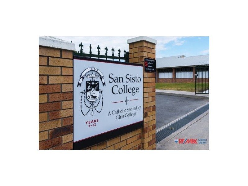 43 Burchell Street, Carina QLD 4152