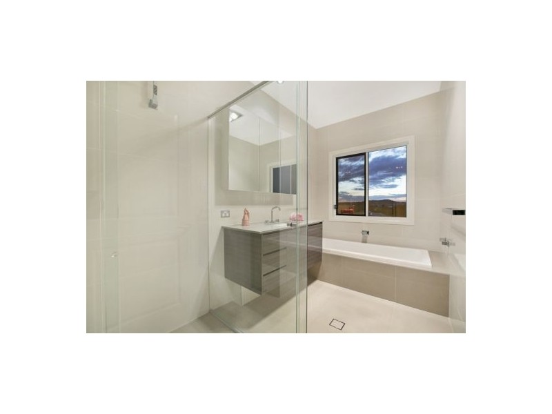 111 Ridgeview Street, Carindale QLD 4152