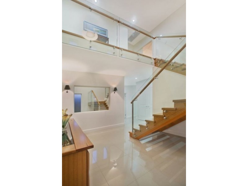 111 Ridgeview Street, Carindale QLD 4152