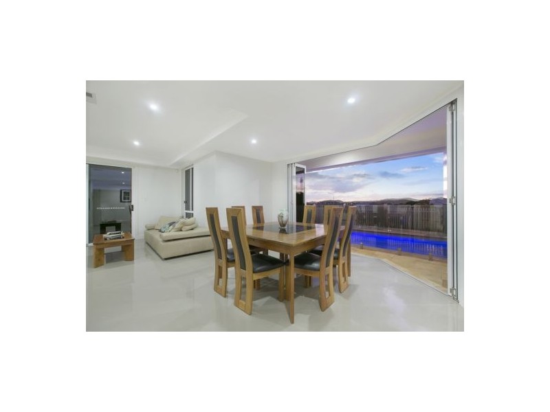 111 Ridgeview Street, Carindale QLD 4152