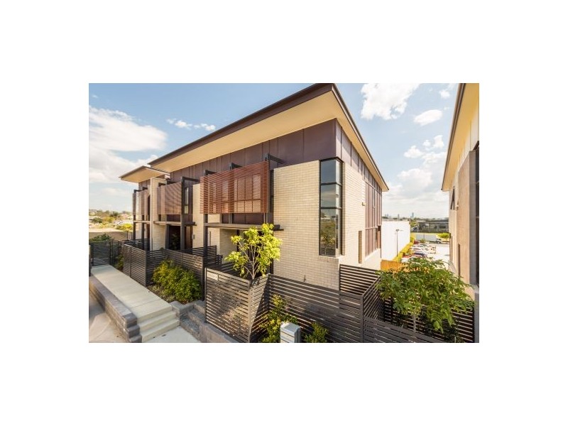 4/1914 Creek Rd The Courtyards East Village, Cannon Hill QLD 4170
