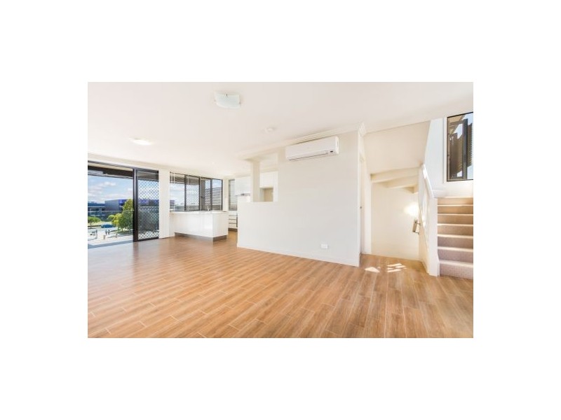 4/1914 Creek Rd The Courtyards East Village, Cannon Hill QLD 4170