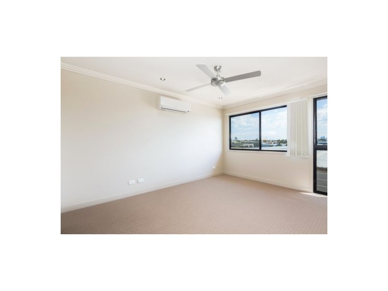 4/1914 Creek Rd The Courtyards East Village, Cannon Hill QLD 4170