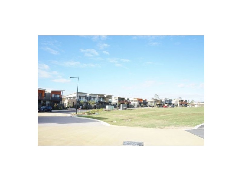 4/1914 Creek Rd The Courtyards East Village, Cannon Hill QLD 4170