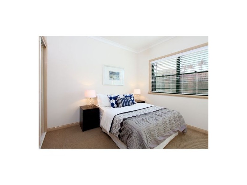 22 St Andrews Cres, Carindale QLD 4152