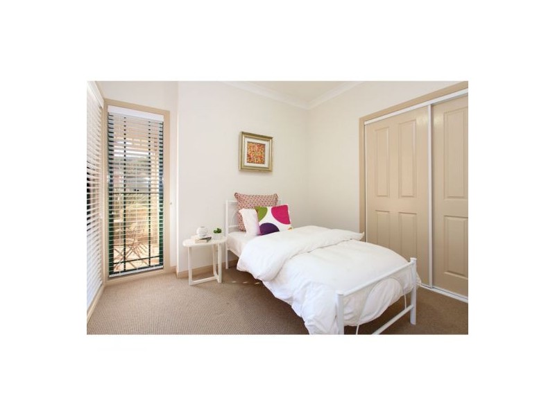 22 St Andrews Cres, Carindale QLD 4152