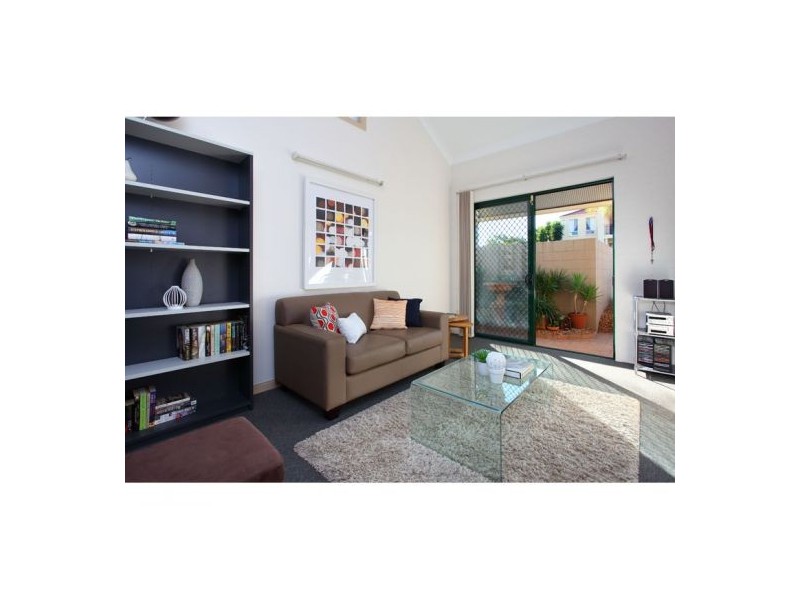 22 St Andrews Cres, Carindale QLD 4152