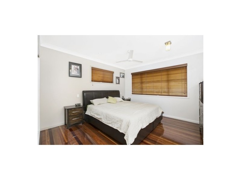 33 Honeysuckle Street, Mansfield QLD 4122