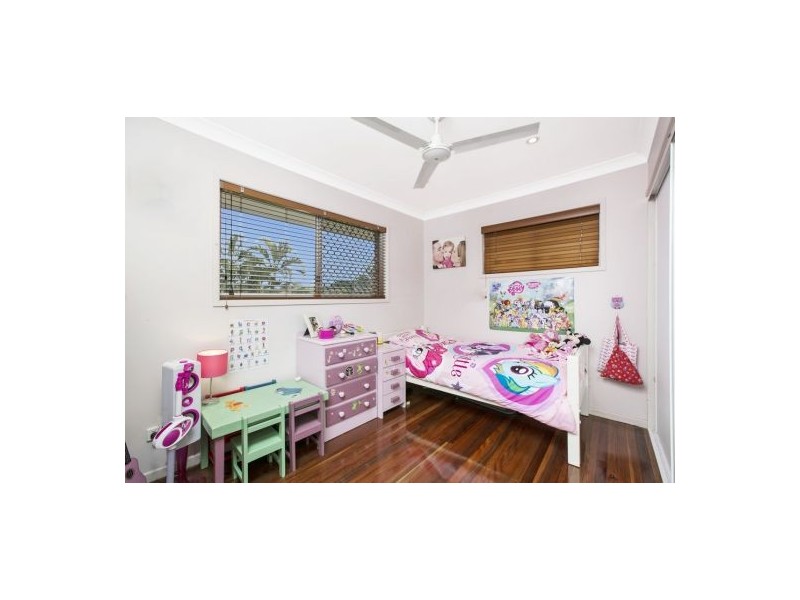 33 Honeysuckle Street, Mansfield QLD 4122