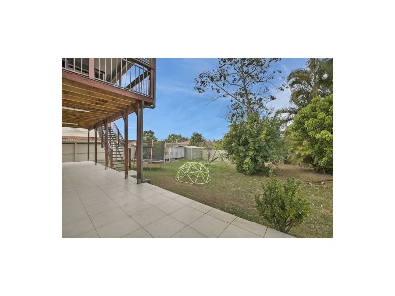 33 Honeysuckle Street, Mansfield QLD 4122