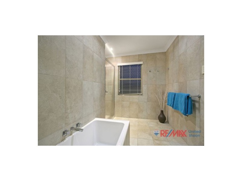 15 Waverley Court, Ormiston QLD 4160