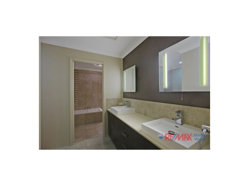 15 Waverley Court, Ormiston QLD 4160