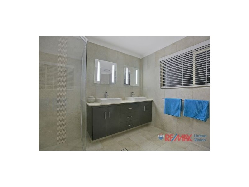 15 Waverley Court, Ormiston QLD 4160