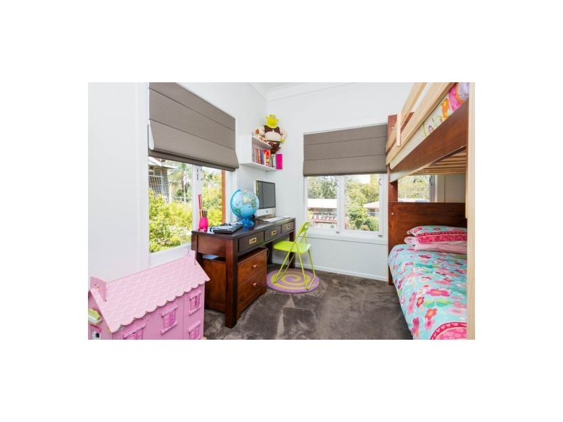 27 Joachim Street, Holland Park West QLD 4121