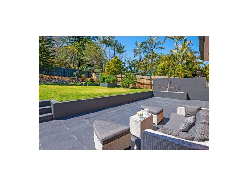 27 Joachim Street, Holland Park West QLD 4121