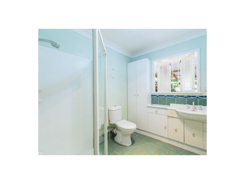 32 Long Street, Camp Hill QLD 4152