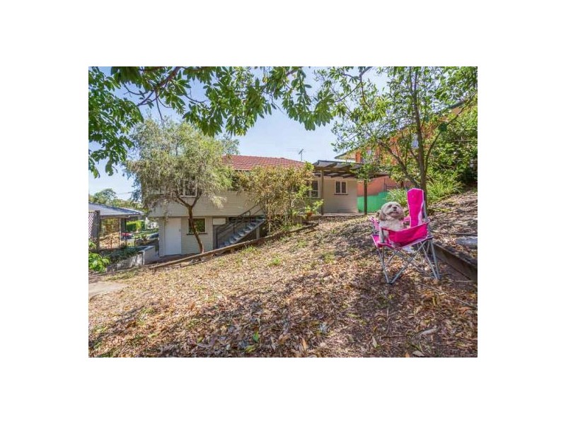 32 Long Street, Camp Hill QLD 4152