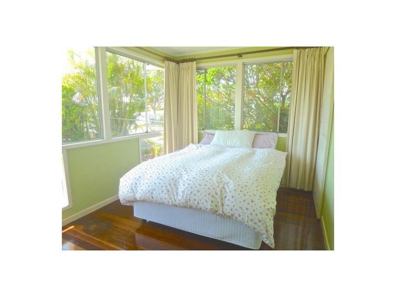 61 Arrol, Camp Hill QLD 4152