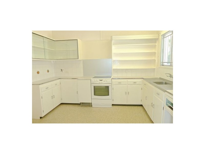 61 Arrol, Camp Hill QLD 4152