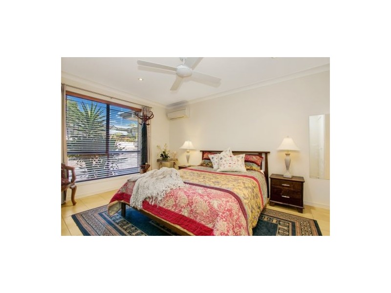 26 Amersham Crescent, Carindale QLD 4152