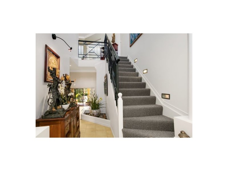 26 Amersham Crescent, Carindale QLD 4152