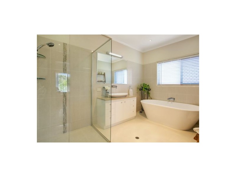 26 Amersham Crescent, Carindale QLD 4152