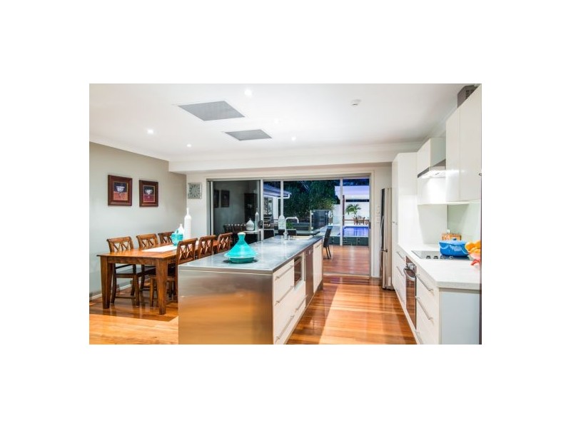 26 Albert Street, Holland Park West QLD 4121