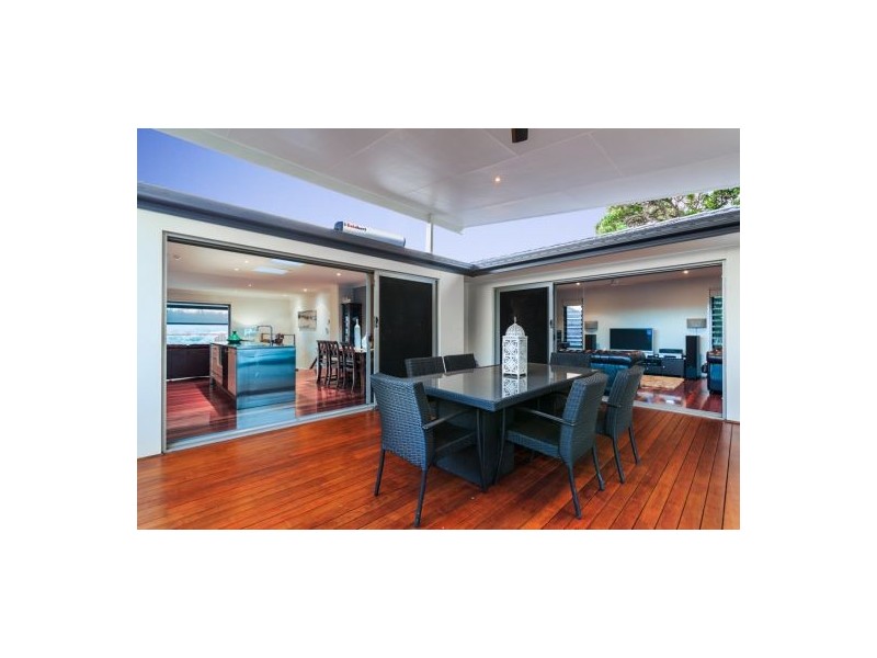 26 Albert Street, Holland Park West QLD 4121