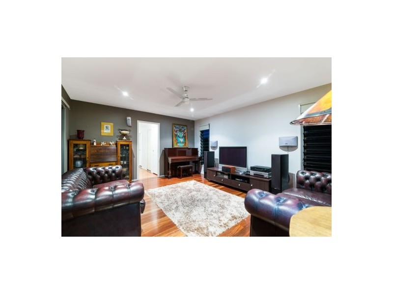 26 Albert Street, Holland Park West QLD 4121