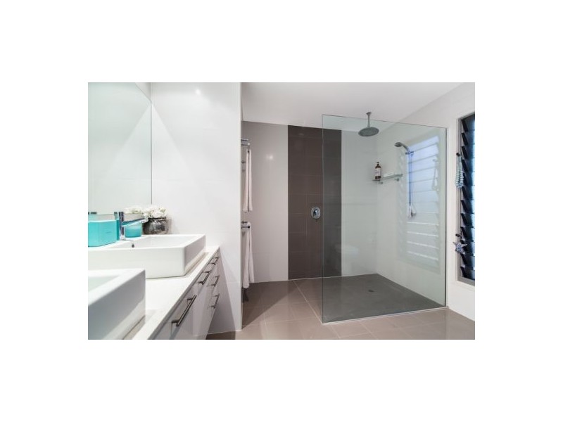 26 Albert Street, Holland Park West QLD 4121