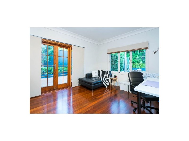 21 Dagmar Street, Holland Park West QLD 4121