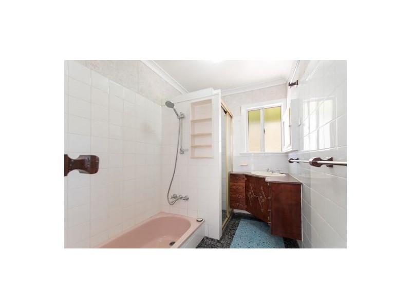 135 Newnham Road, Mount Gravatt East QLD 4122