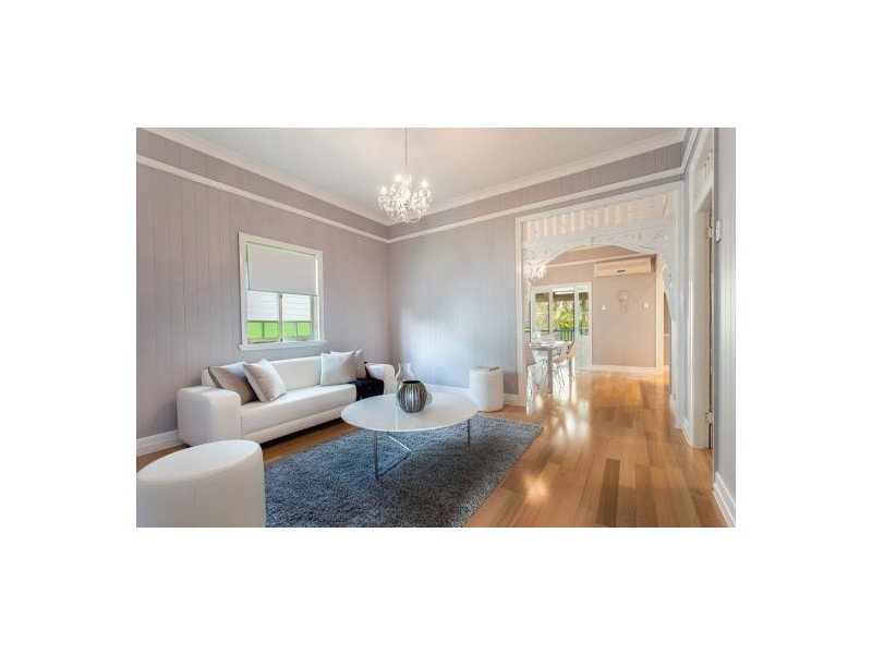 24 Boundary Road, Camp Hill QLD 4152