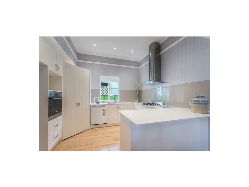 24 Boundary Road, Camp Hill QLD 4152