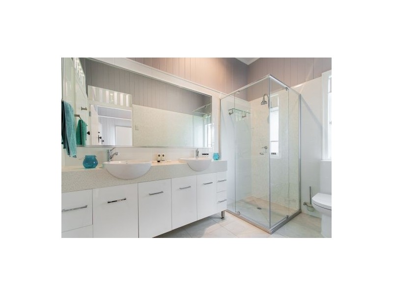 24 Boundary Road, Camp Hill QLD 4152