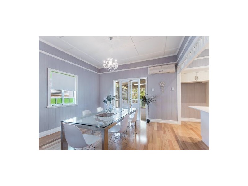 24 Boundary Road, Camp Hill QLD 4152