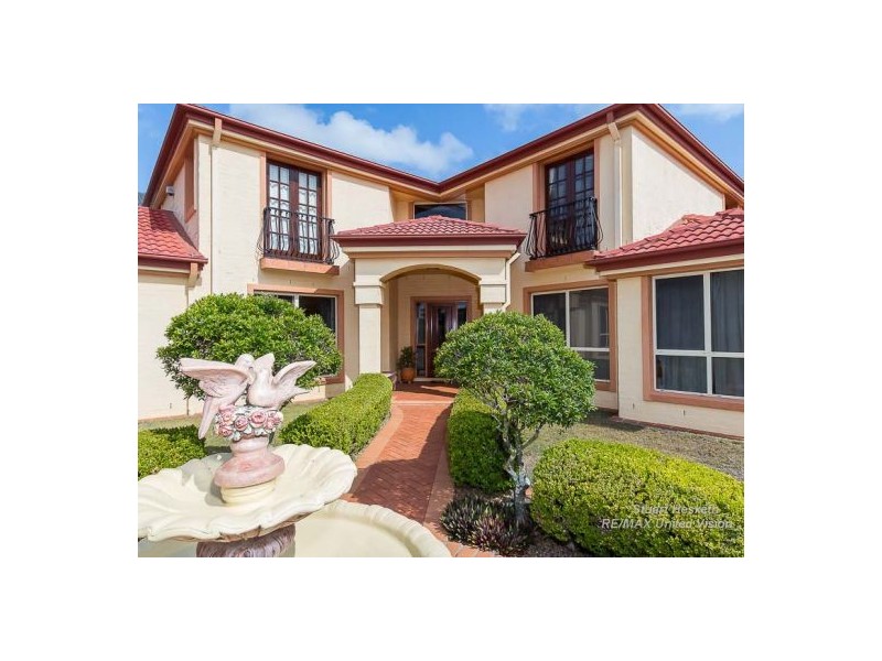 10 Golden Oak Crescent, Carindale QLD 4152