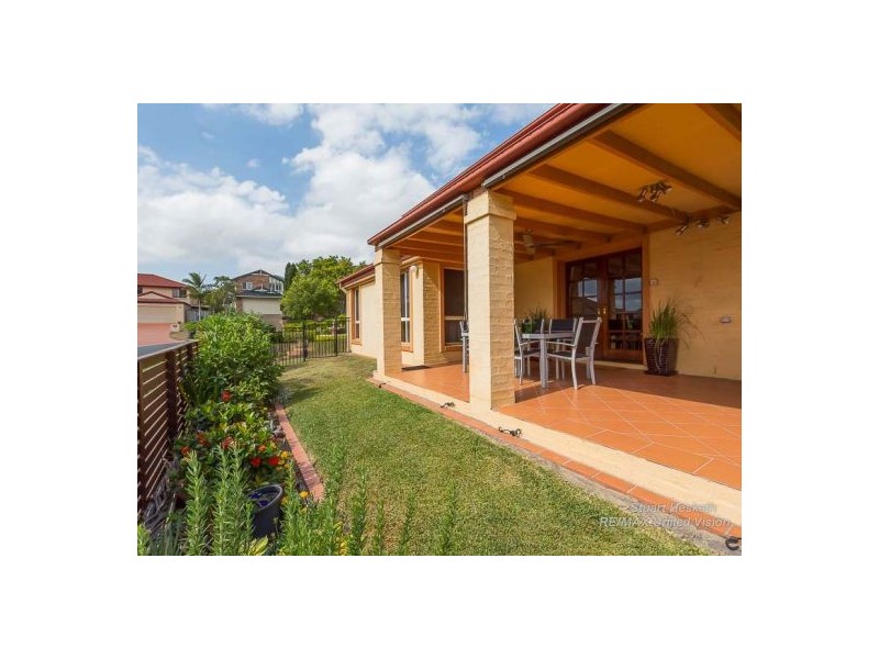 10 Golden Oak Crescent, Carindale QLD 4152