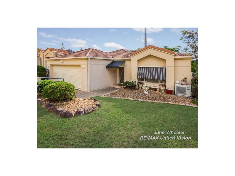 8 Flame Tree Crescent, Carindale QLD 4152