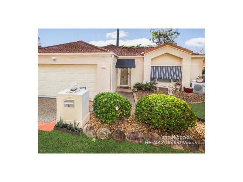 8 Flame Tree Crescent, Carindale QLD 4152